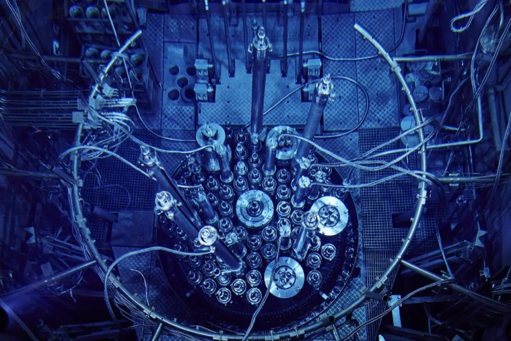 The Belgian Reactor 2 (BR2) at SCK CEN, placed in a water basin, can irradiate materials with high neutron flux. Credit: SCK CEN