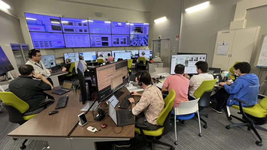 European and Japanese experts in the control room of LIPAc, in Rokkasho, Japan. ©IFMIF/EVEDA